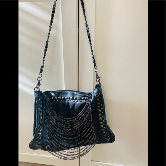 👛Stunning👛 chain link studded handbag - Picture 5 of 5